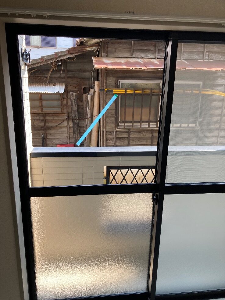 福岡市早良区ベランダ掃き出し窓に透明3㎜厚ガラスを入れ替えた施工後の様子