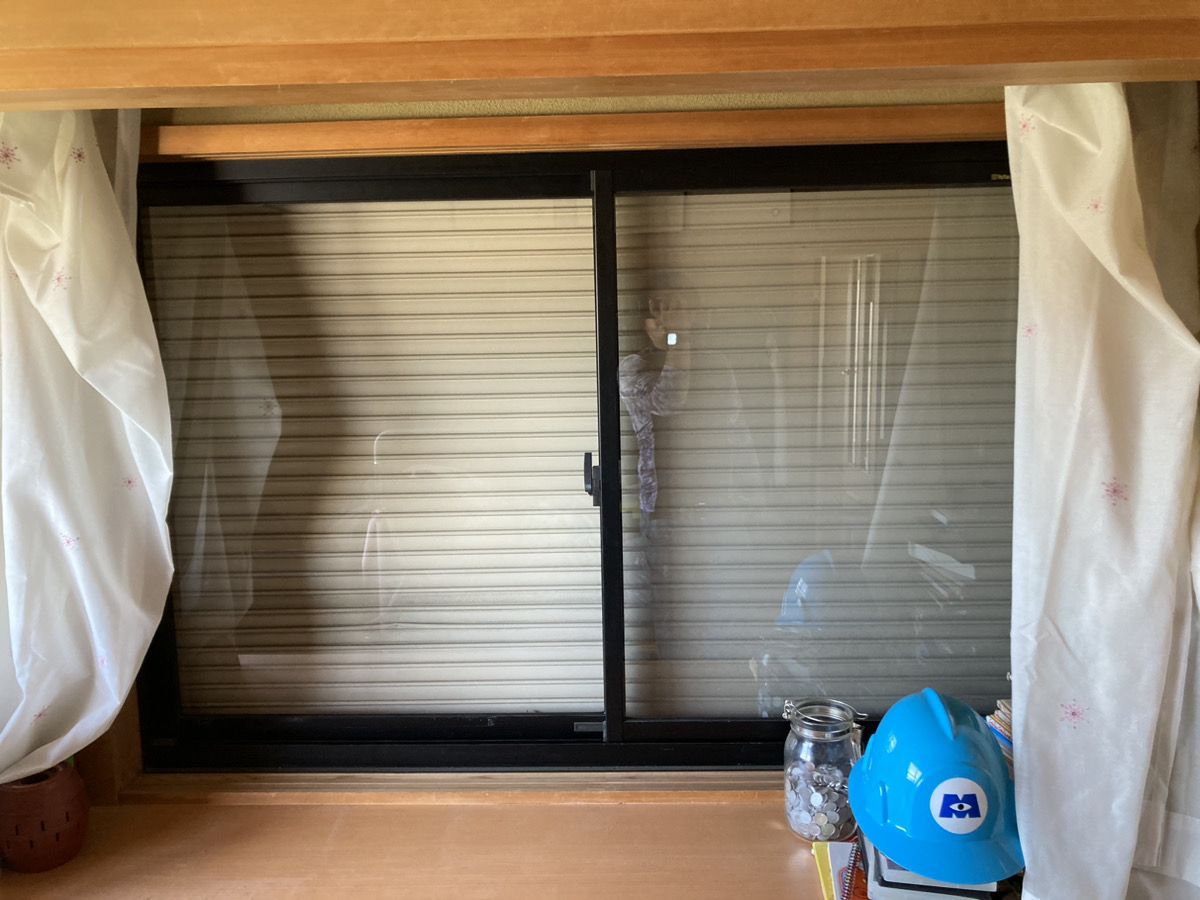 出窓の透明ガラス交換｜大阪府の施工写真