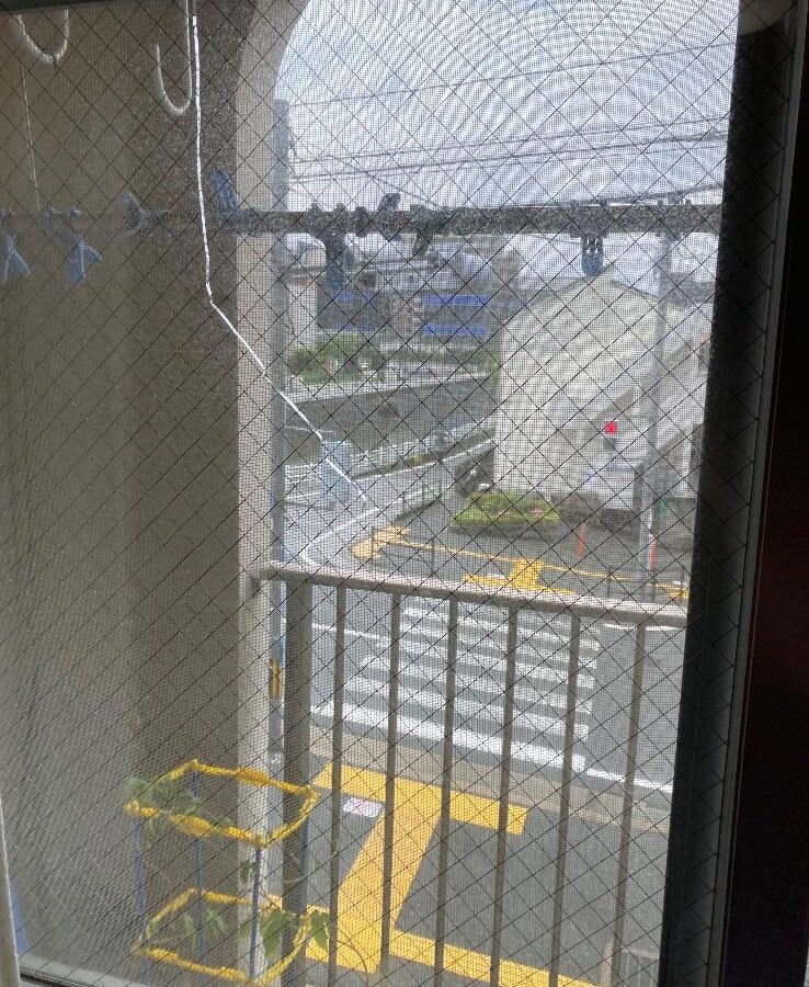 掃き出し窓の透明ワイヤー入りガラス交換｜福岡市西区の施工写真
