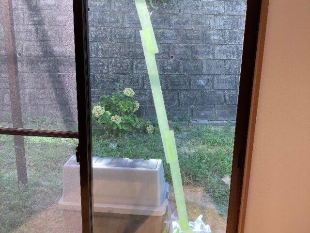 掃き出し窓のノーマルペアガラス 透明ガラス+空気層+透明ガラス交換｜福岡市西区の施工写真