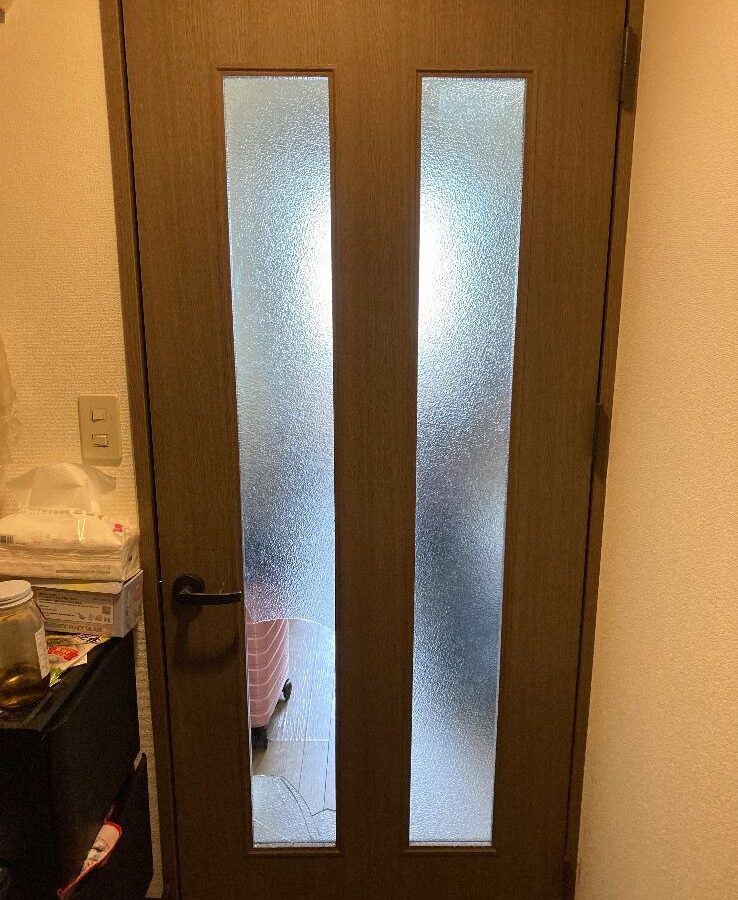 室内ドアのかすみガラス交換｜福岡市東区の施工写真