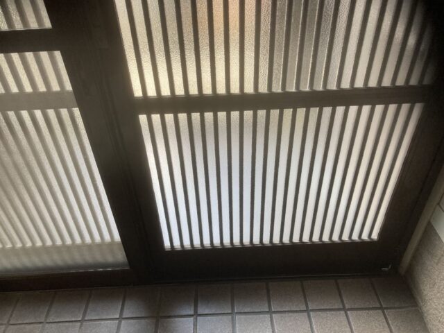 玄関ドアのガラス交換｜八尾市の施工写真