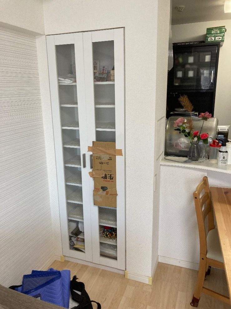 大野城市備え付け食器棚にFL3 (透明3㎜厚ガラス)を入れ替えた施工後の様子