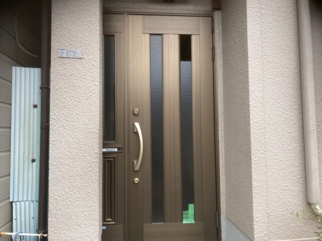 玄関ドアのガラス交換｜大阪市住吉区の施工写真