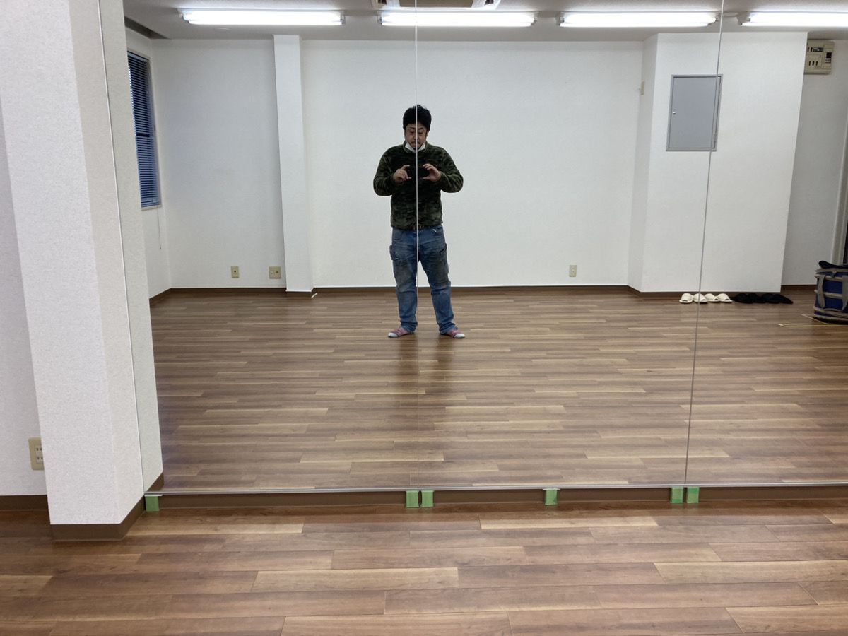 窓のテナントビル鏡連貼り交換｜大阪府の施工写真