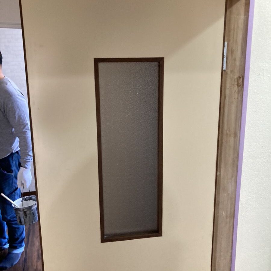 トイレ扉の梨地ガラス交換｜大大阪府高石市の施工写真