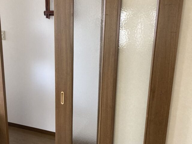 室内建具のかすみガラス交換|八尾市の施工写真