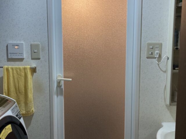 浴室扉のアクリル交換｜大大阪府枚方市の施工写真