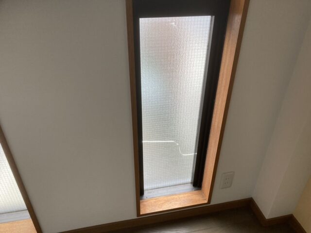 3Ｆ 腰窓下FIXのかすみ菱ワイヤー交換｜尼崎市の施工写真