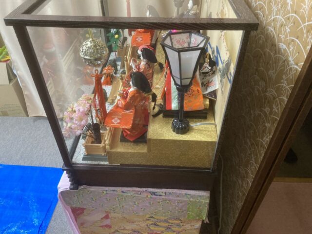人形ケース横の透明交換｜大阪府の施工写真