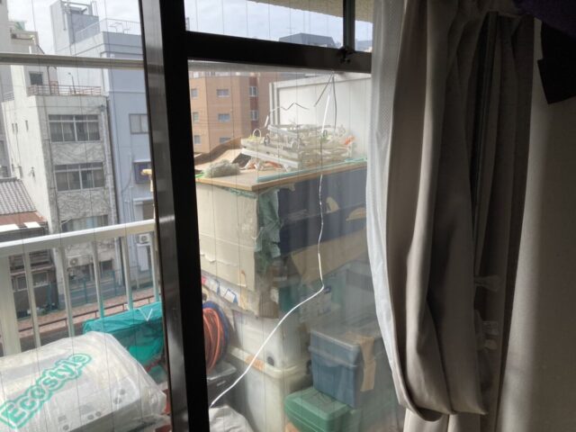 掃出し窓の透明ワイヤー入りガラス交換|大阪府の施工写真