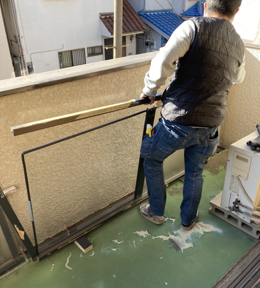 工場の腰高窓のガラス交換｜大阪府大東市の施工写真